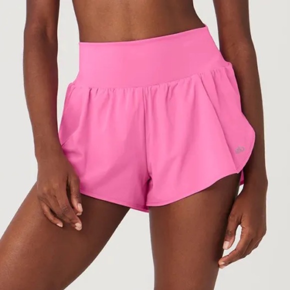 ALO Yoga Pants - Alo Yoga Gold Medal Short Paradise Pink S